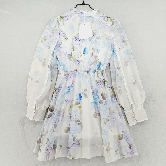 Chic Floral Long Sleeve Dress in White and Blue - Picture 5 of 10